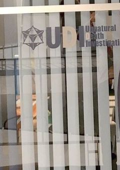 ア ン ナ チ ュ ラ ル  .