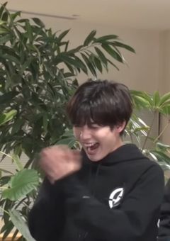 『　部 長 、黙 っ て く だ さ い　』