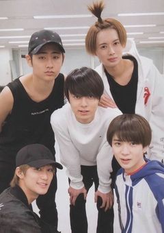 だ ぁ 〜 く ね す ど ら ご ん は 紅 一 点