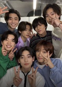 8LOOMの紅一点は、?