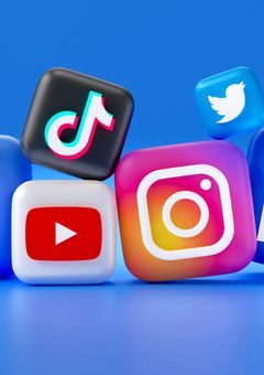 小学生からずっと一緒だった親友が、SNSで私の悪口を書いていたなんて。