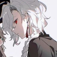 　𓇬𓂂𓈒　最近指切りまくってるの何さんのアイコン画像