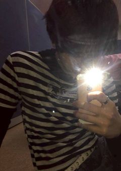 　魔性の女の子　．