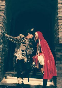 赤ずきんちゃんと狼。