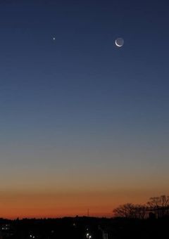 # 夜が明るいのは　月が満ちるせい　