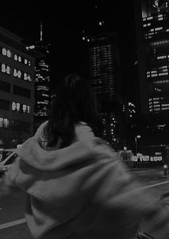 嫌 わ れ 者 の 紅 一 点