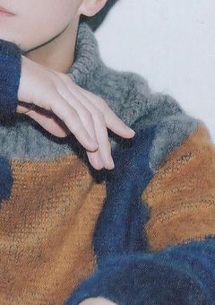 × 青