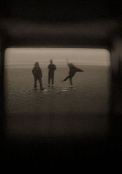 　浮気  。