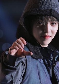 先輩振り向いて……