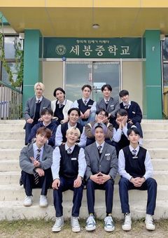 学校の人気者に溺愛されます。