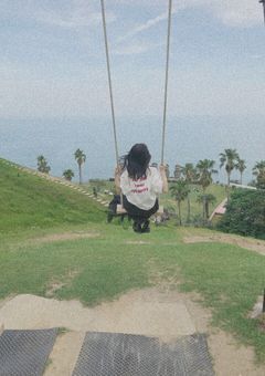Y o u T u b e r し ぇ あ は う す 。
