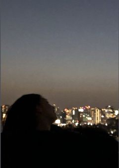 隣の貴方は