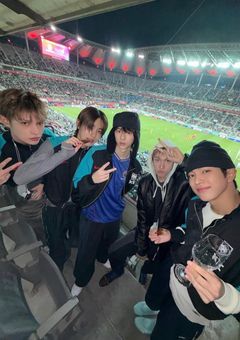 " 学校一のバンドグループ "