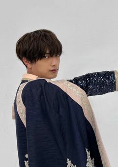 学 校 一 の 人 気 者