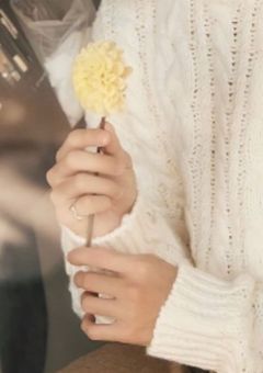 百合を抱えた女の子達