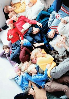 SEVENTEEN／一妻多夫制（ひとつ屋根の下の13人）