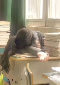  𝘐'𝘮 𝘴𝘵𝘪𝘭𝘭 𝘧𝘢𝘭𝘭𝘪𝘯𝘨 𝘧𝘰𝘳 𝘺𝘰𝘶.