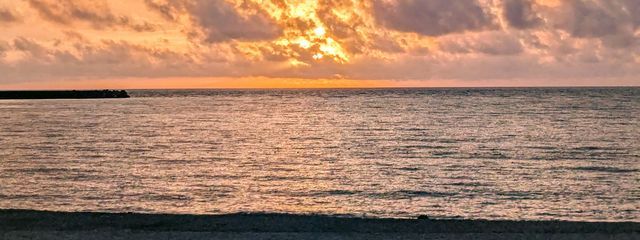 卯月 華🌼 るなりす🧡☕ さんの壁紙画像