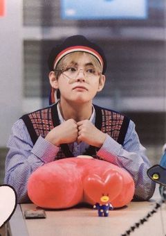 出会いは雨降る街の路地裏で