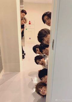 ご 主 人 様 と メ イ ド の と あ る 日 常  .