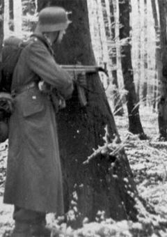 霊夢が二等兵になったようです。