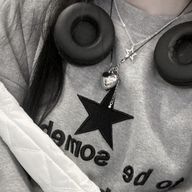 reee_‎𖤐 ̖́-‬さんのアイコン画像