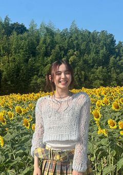 いっそ 　のこと　嫌いになれたら　いいのに……