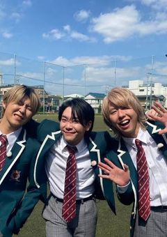 学校に推しが来た