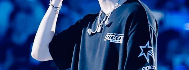 蒼い猫 【繁忙期にて2月20日まで休載中】さんの壁紙画像