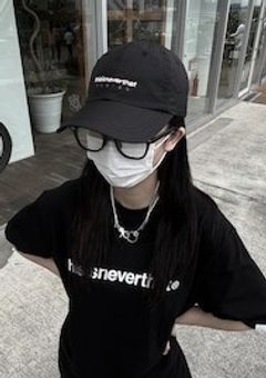 メ ガ ネ 女 子 、 美 人 ら し い 。