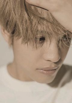 　ヒ ト メ ボ レ　.