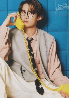 Snowmanのお笑い担当の幼馴染はソロアイドルで女優。