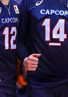 人見知り少年、可愛がられてます。