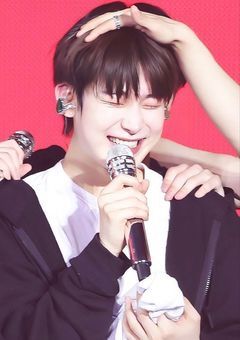   E N H Y P E N の 姫 は    