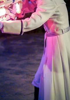 また青薔薇を付けて