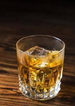 ショットグラスは空いていない