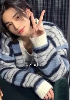 ある人から韓国語を教えられます