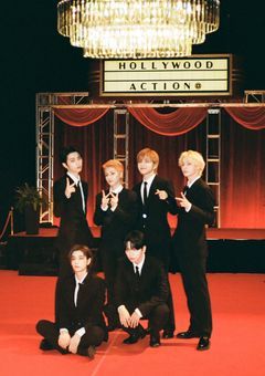 ⋆˚⊹ 𝘣𝘰𝘺𝘯𝘦𝘹𝘵𝘥𝘰𝘰𝘳 ⋆˙⟡