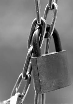 誘拐から始まる同棲生活