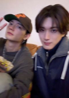 # ３０８０　。