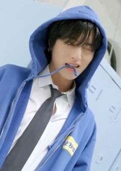 と な り の 渡 辺 さ ん  。