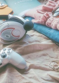 # ゲーム相手 、推しだった件 .