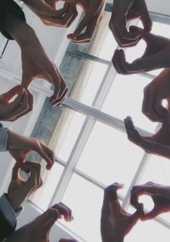 嘘で偽ったこの世界で