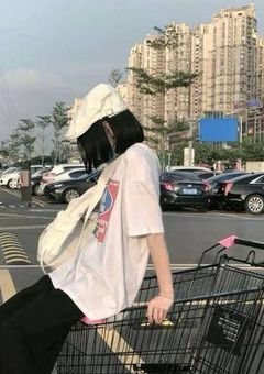 新人まねは今日も忙しい