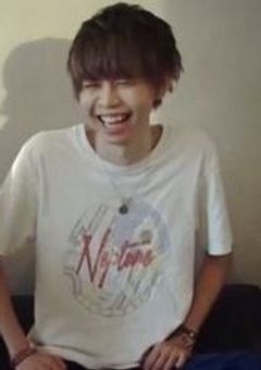 ゲーム実況者はコンビニ店員に恋をする