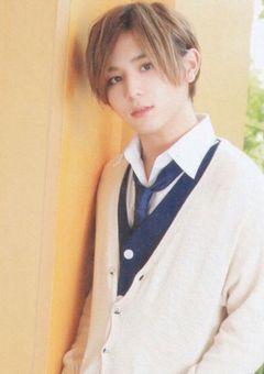 クラスのイケメンの後ろの席 。