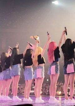 HYBE発！儚げアイドルEPHELYの軌跡