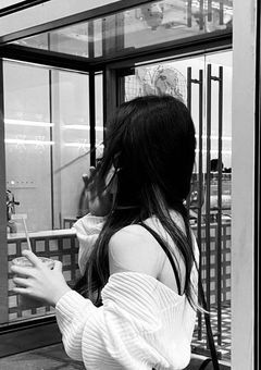 推しの同級生はバックダンサーでした