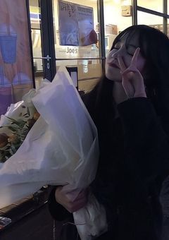 　　私 に だ け 甘 い 先 輩 は　.