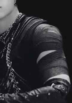 泣かない僕に、君が微笑んだ